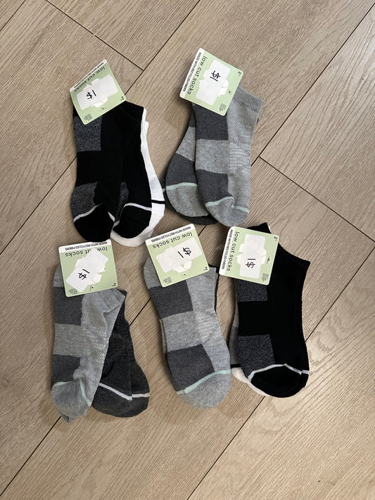 Low cut socks $5/5