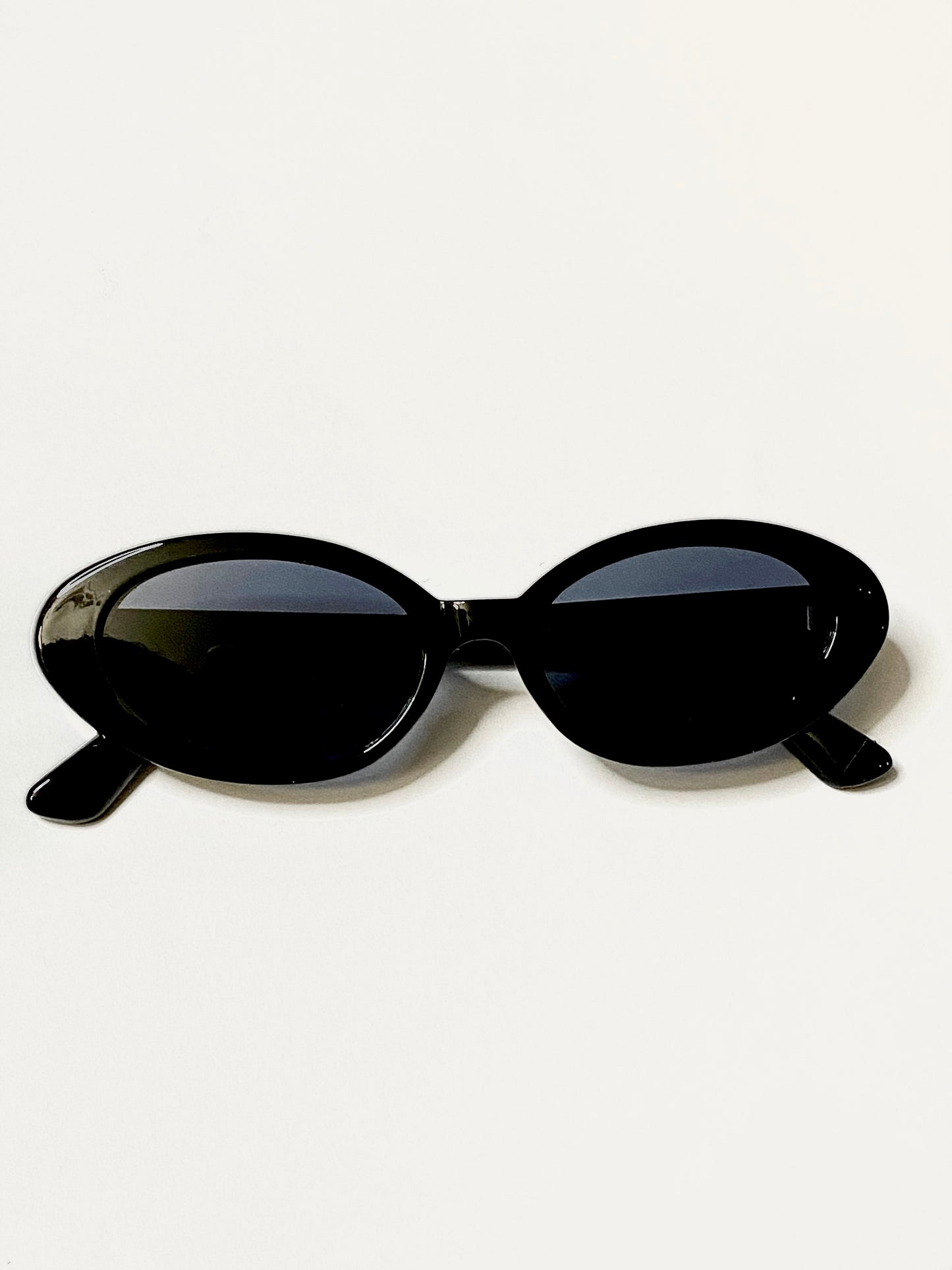 Oval fashion Sunglasses (Black)